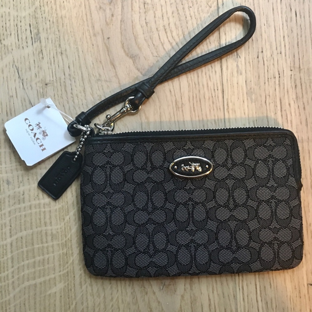 ✨SOLD✨Coach y2k Black CC Wristlet